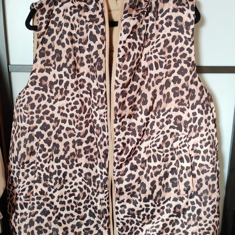 Leopard Puffer Vest!